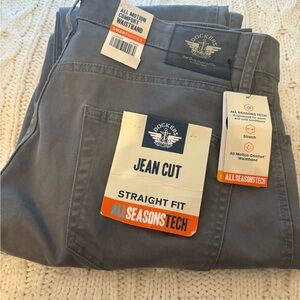 NWT Mens Gray Levi Dockers. Size 33x30.